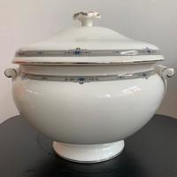 Wedgwood. Amherst. Zuppiera 12 persone