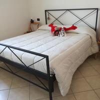 Letto matrimoniale in ferro battuto moderno