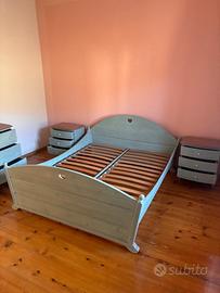 Camera da letto completa in legno massello