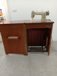 Macchina per cucire Necchi con mobiletto mod 76