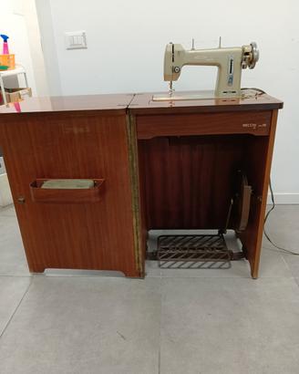 Macchina per cucire Necchi con mobiletto mod 76