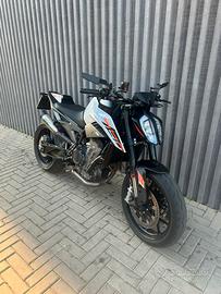 KTM Duke 790 2024 depo a libretto