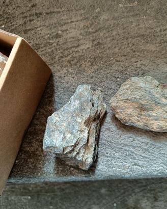 Pietre inerti per acquario