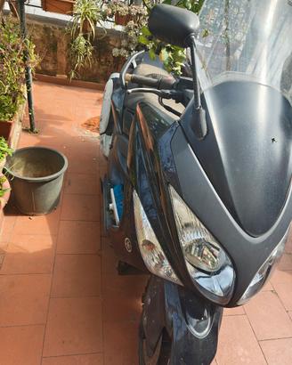 Yamaha Tmax 