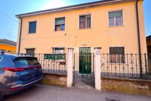 LUMINOSO BILOCALE AL PIANO TERRA CON BOX AUTO!