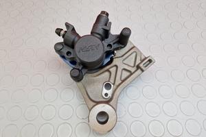 PINZA POSTERIORE HONDA CB 125 R 2018 2019 CBF 2020