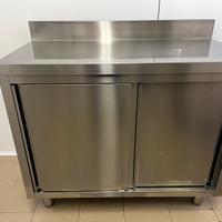 Mobili banchi acciaio inox