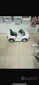 Auto per bimbi elettrica