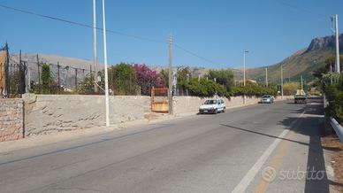 Terreno su lungomare di Terrasini di 2500 mq