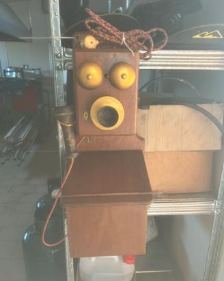 telefono antico a manovella