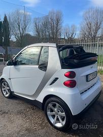 Smart for two pulse cabrio Diesel 33kw anno 2010