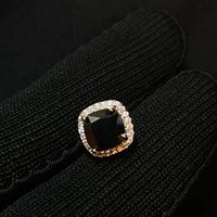 orecchini quadrati con diamante nero e zirconi