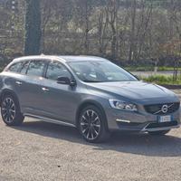 Volvo V60 Cross Country CV-150 D3 Geartronic Summu