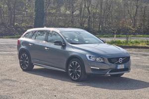 Volvo V60 Cross Country CV-150 D3 Geartronic Summu