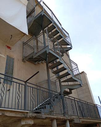 Scala in ferro zincato