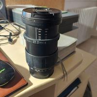 obbiettivi e macchina fotografica nikon