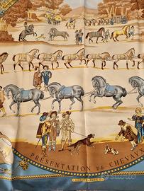 foulard in seta di Hermes