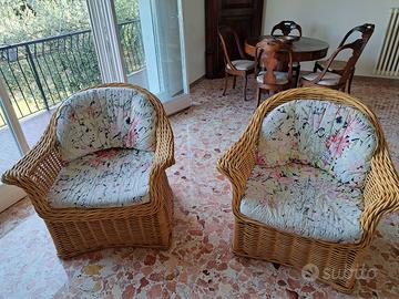Due poltrone in midollino
