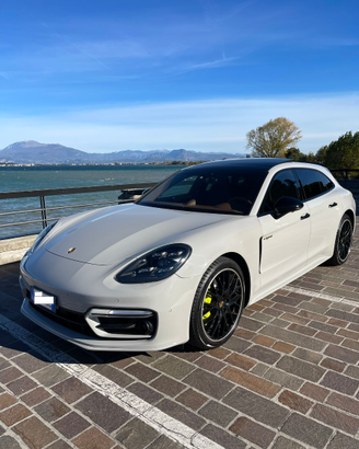 Porsche Panamera Sport Turismo Chrono e-hybrid
