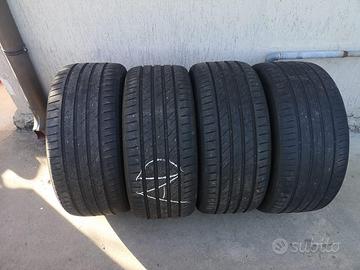 Gomme 255/40ZR19