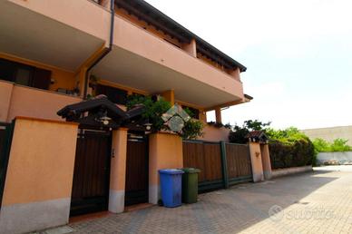 VILLA A SCHIERA D'ANGOLO A SEDRIANO