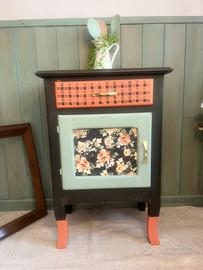 Comodino country restaurato- Pezzo unico