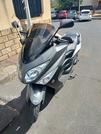Yamaha T-max
