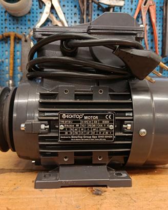 MOTORE ELETTRICO MONOFASE 220 V 75KW con puleggia