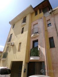 trivano con cantina e posto auto