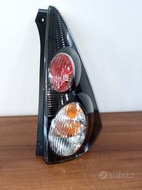 Fanale posteriore Destro Citroen C1 prima serie 00