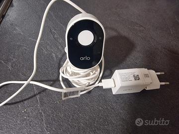 Arlo Essential indoor VMC2040 videocamera di sicur