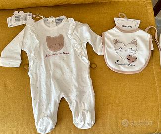 Tutina e bavaglino in cotone Primigi