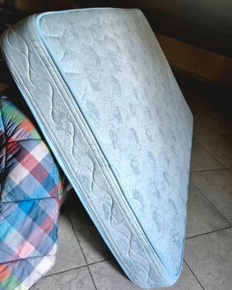 Materasso a una piazza e mezza