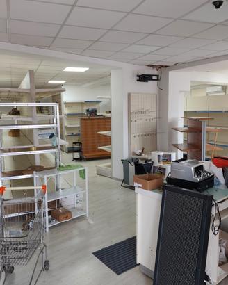 Arredamento completo negozio