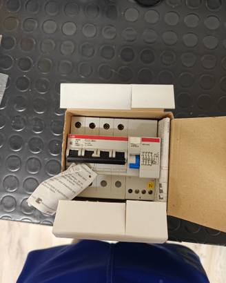 Interruttore magnetotermico differenziale ABB 32 A