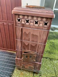 Stufa a legna in ceramica vintage funzionante