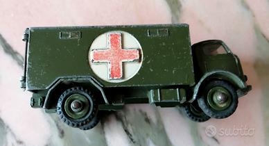 MILITARY AMBULANCE IN METALLO 626 DINKY TOYS