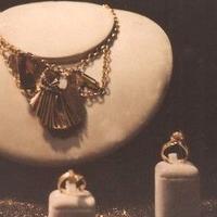 collier scultura eseguito completamente a mano