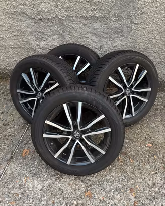 Cerchi e pneumatici Toyota r16”