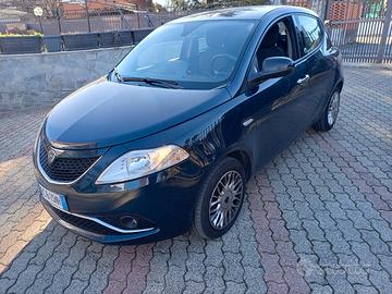 lancia ypsilon gpl 2016