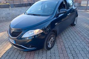 lancia ypsilon gpl 2016