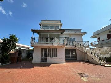 VILLA SINGOLA A BARI