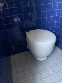 Water e bidet sospesi