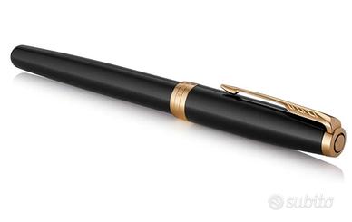 Penna stilografica in oro Parker


