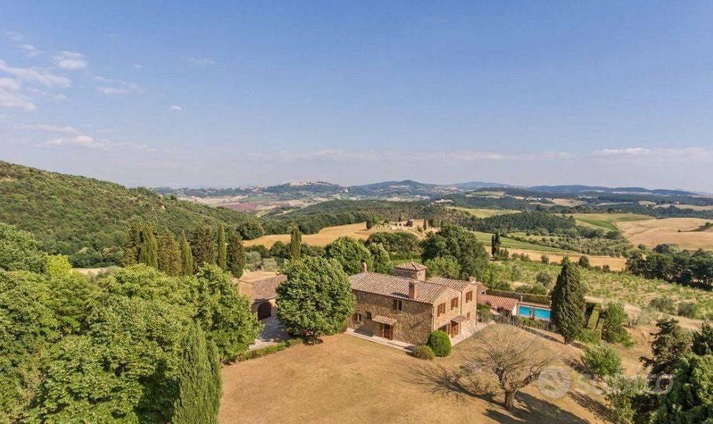 Rustico / Casale di 700 m² con più di 5 locali e b - Vista 2