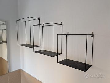 Set di mensole in stile minimalista