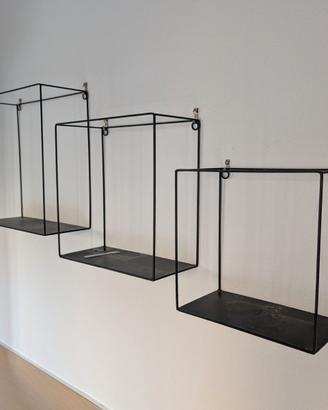 Set di mensole in stile minimalista