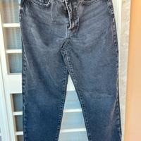 Jeans grigio lavaggio vintage – casual e versatile