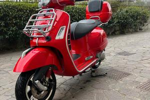 Vespa GTS 300 ie 