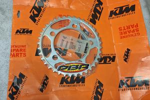 KTM corona PBR ,37 denti,passo 525,supermoto,duke